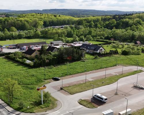 Działka komercyjno- usługowa 79,29 ar przy Biedronce i drodze woj 956