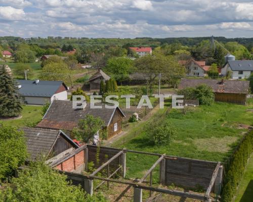 Tylko u nas! 
 
Przedmiotem sprzedaży jest dom wolnostojący, położony w  Mikołajowicach  o powierzchni użytkowej około 70 m2.