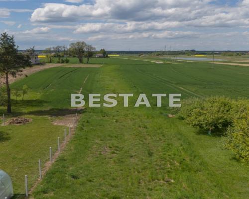 Tylko u nas! 
 
Przedmiotem sprzedaży jest dom wolnostojący, położony w  Mikołajowicach  o powierzchni użytkowej około 70 m2.