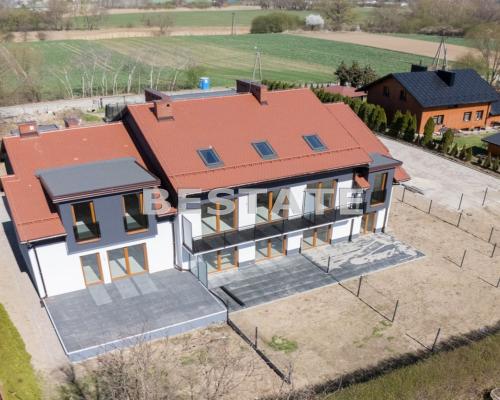 Z przyjemnością prezentuję Państwu ofertę sprzedaży  dom&oacute;w jednorodzinnych  w zabudowie  bliźniaczej,  o powierzchni  13