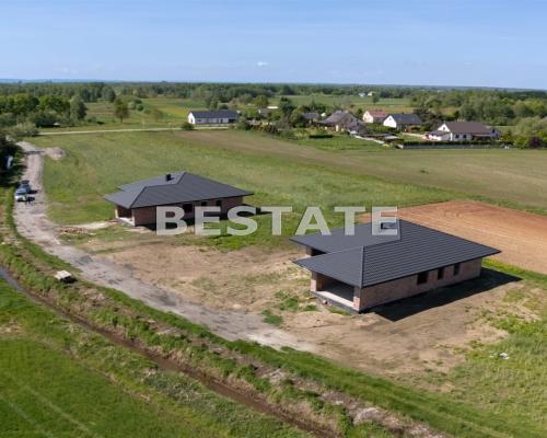 Dom W Malowniczej Okolicy- Cisza, Zieleń i Świetna Komunikacja !  
 
Marzysz o własnym domu, w kt&oacute;rym możesz cieszyć się