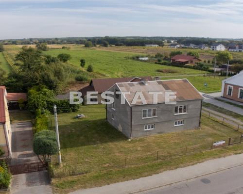 DOM Z POTENCJAŁEM W RADOMYŚLU WIELKIM - TWOJE MIEJSCE NA ZIEMI     

   Marzysz o własnym domu z dużą działką, w spokojnej i pr
