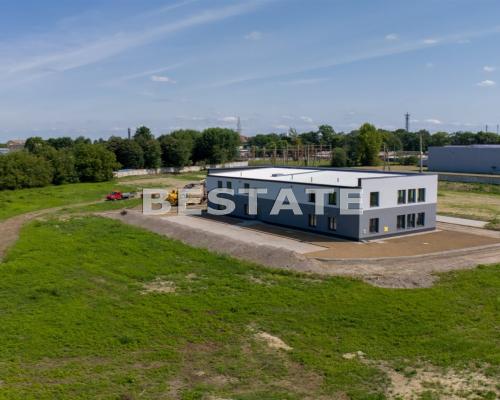 TYLKO U NAS !!!  
 
Oferujemy do sprzedaży  budynek biurowy  o powierzchni  707 m 2   położony w  Tarnowie.   
   
Wybudowany n