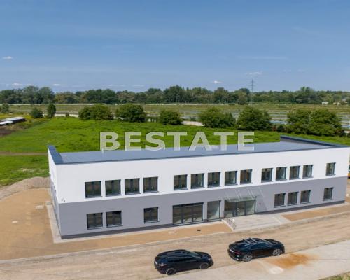 TYLKO U NAS !!!  
 
Oferujemy do sprzedaży  budynek biurowy  o powierzchni  707 m 2   położony w  Tarnowie.   
   
Wybudowany n