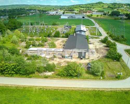 Budynek z magazynem ok. 500m2 w Tuchowie