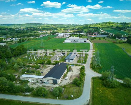 Budynek z magazynem ok. 500m2 w Tuchowie