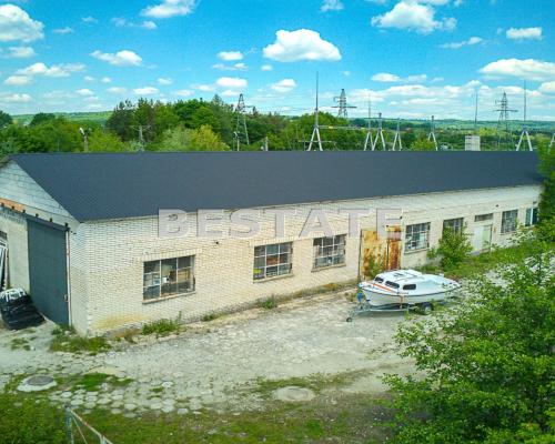 Budynek z magazynem ok. 500m2 w Tuchowie