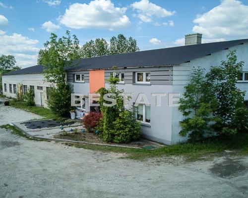 Budynek z magazynem ok. 500m2 w Tuchowie
