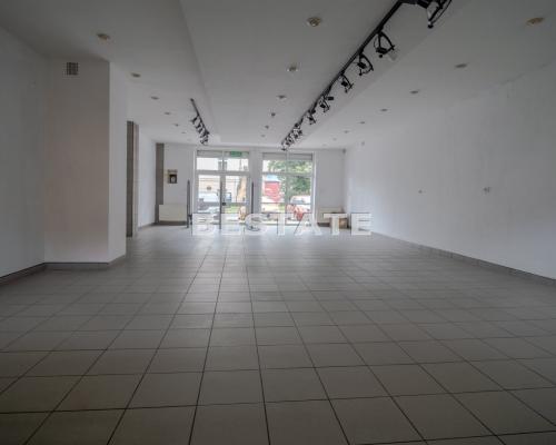 Lokal na Sprzedaż w Centrum Tarnowa - Gotowy pod Tw&oacute;j Biznes!  

 Szukasz idealnego miejsca na rozw&oacute;j swojej firm