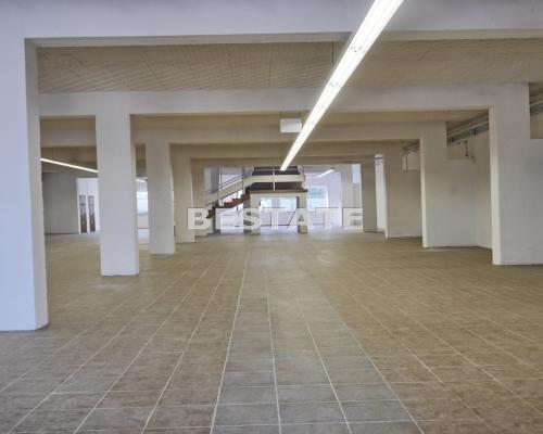 Do wynajęcia lokal o powierzchni 894,5 m2, położony przy ruchliwej ulicy w centrum Pilzna 500 metr&oacute;w od drogi E94 i 1000