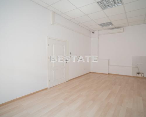 Do wynajęcia lokal położony przy ulicy   Krakowskiej w Tarnowie!   
 
Lokal o powierzchni  106 m2  znajduje się na pierwszym pi