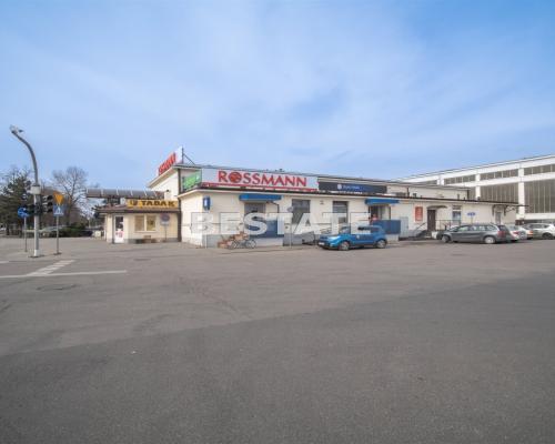 Wszechstronny lokal komercyjny w Tarnowie Mościcach - miejsce dla r&oacute;żnorodnych przedsięwzięć!    

   Przedstawiamy Pańs