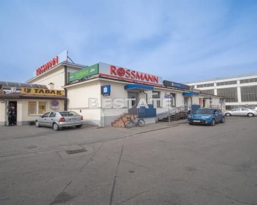 Wszechstronny lokal komercyjny w Tarnowie Mościcach - miejsce dla r&oacute;żnorodnych przedsięwzięć!    

   Przedstawiamy Pańs
