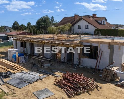 Spok&oacute;j, kt&oacute;ry pokochasz  
Apartamenty Zgłobice to kameralna inwestycja w spokojnej, zielonej okolicy blisko Tarno