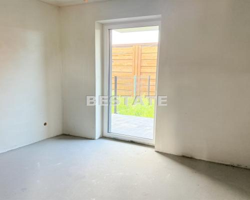 NOWA NIŻSZA CENA! 
Nowe, bezczynszowe mieszkanie o powierzchni 42 m 2  z tarasem i ogr&oacute;dkiem - prestiżowe osiedle, świet