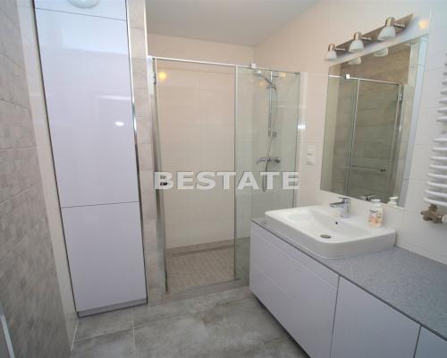 Apartament z klimatyzacją i garażem podziemnym