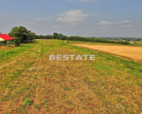Tylko u Nas! 
 
Do sprzedania działka budowlana o powierzchni  3400 m   2    w Łoponiu. Parcela płaska o wymiarach:  110 m x 31