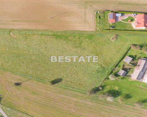Na sprzedaż nieruchomość gruntowa 1,0100 ha, położona w  Joninach  koło Ryglic.      

 
     kształt nieregularny     
  dział