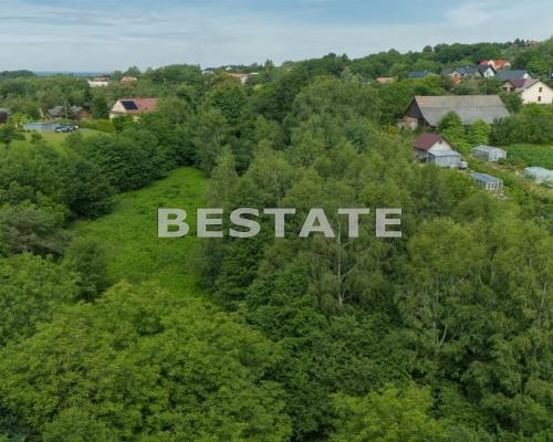 Tylko u nas !!!   Oferta na Wyłączność!  
  
Do sprzedaży działka położona w  Zawadzie  - ok. 6 km od centrum Tarnowa, o powier