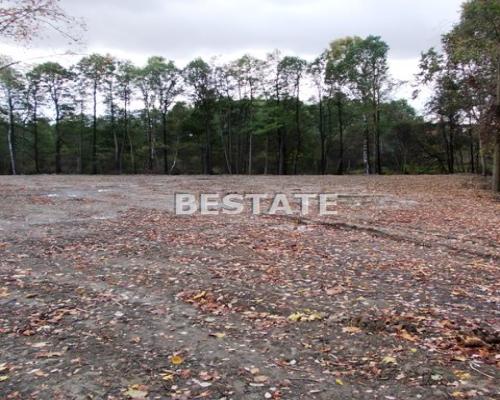 Oferujemy do sprzedaży działkę o powierzchni 1,55 Ha położoną w miejscowości Jodł&oacute;wka-Wałki, ok. 10 km od centrum Tarnow