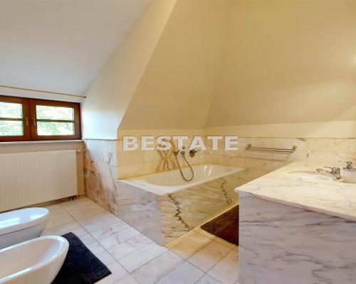 2 pokoje,82m2 w prestiżowej willi, ogród, basen