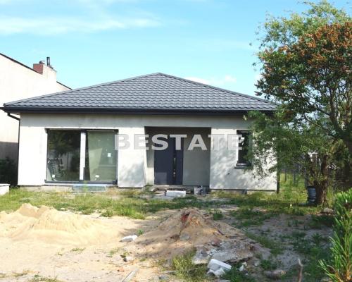 Parterowy dom w stanie deweloperskim