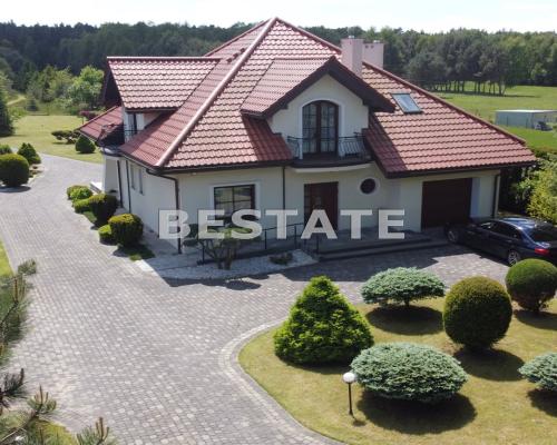 2 domy, bud gosp, garaże, działka 1,3 ha,staw