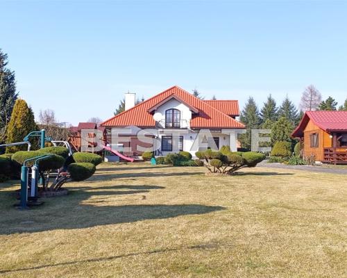 2 domy, bud gosp, garaże, działka 1,3 ha,staw