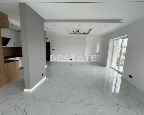 Przestronny apartament z dwoma balkonami, Bugaj