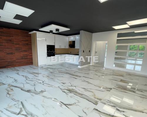 M-3 z dwoma balkonami, apartament