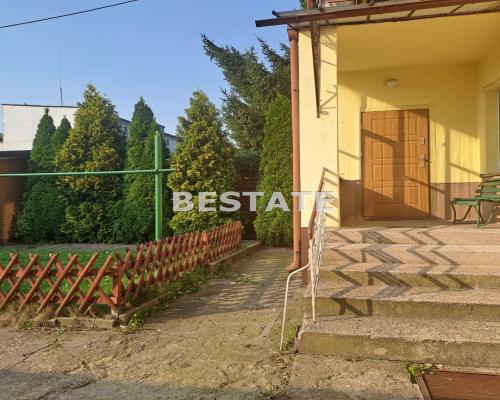 Bezczynszowe M-4 z ogrodem, miejscem postojowym