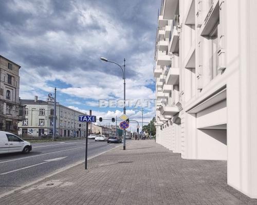 Nowe, różne powierzchnie, Centrum