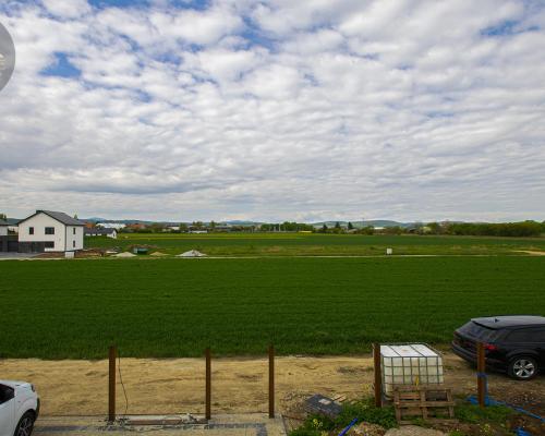 Nowoczesny bliźniak z widokiem na góry