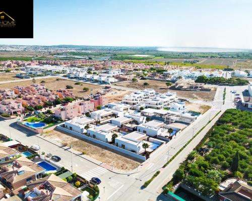 NOWOCZESNA WILLA W LOS MONTESINOS
