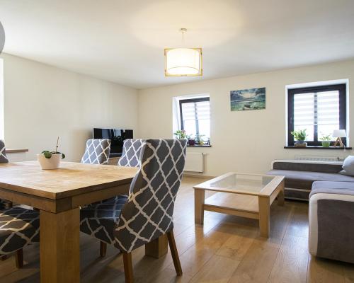 3pokoje, 65m2, winda, parking