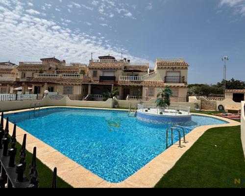 Przytulny dom typu bliźniak w Playa Flamenca Hiszpania  – idealny dla miłośników słońca i morza!