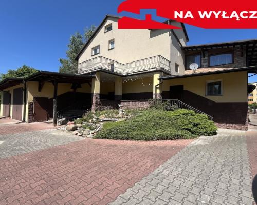 Dom 286 mkw z częścią handlową 230 mkw w Dęblinie.