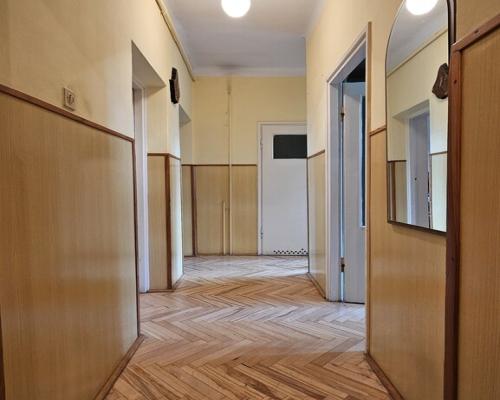 ✨ DO SPRZEDANIA ✨ 3-pokojowe mieszkanie w sercu Lublina  LOKALIZACJA:┣━ ul. Lipowa – ścisłe centrum Lublina┣━ Doskonała komu