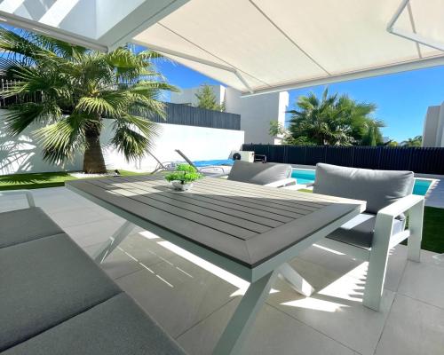 Nowoczesna Willa z Widokiem na Morze w Sierra Cortina – Finestrat Hiszpania