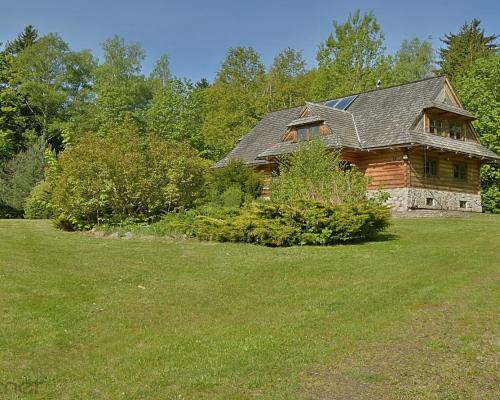 Piękny dom z bali przy lesie, w górach, dz.5799 m2