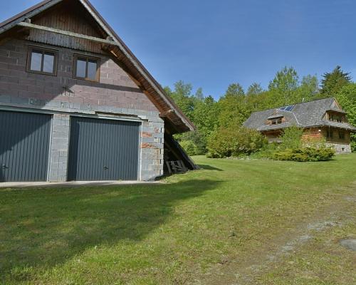 Piękny dom z bali przy lesie, w górach, dz.5799 m2
