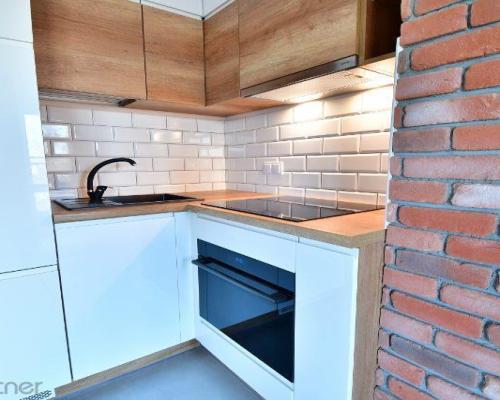 Kawalerka z garderobą i balkonem - Legnicka
