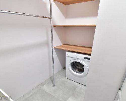 Kawalerka z garderobą i balkonem - Legnicka
