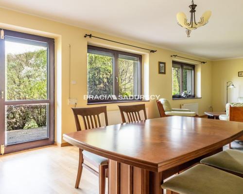 DOM NA DUŻEJ DZIAŁCE W ATRAKCYJNEJ LOKALIZACJI