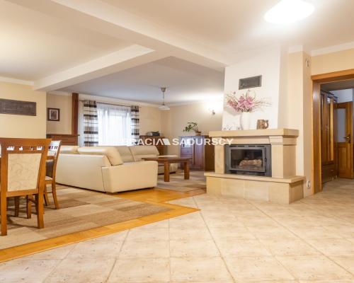 ATRAKCYJNY DOM W PODKRAKOWSKIEJ MIEJSCOWOŚCI RYBNA