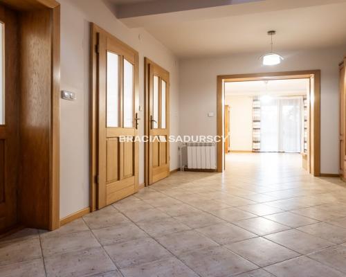 ATRAKCYJNY DOM W PODKRAKOWSKIEJ MIEJSCOWOŚCI RYBNA