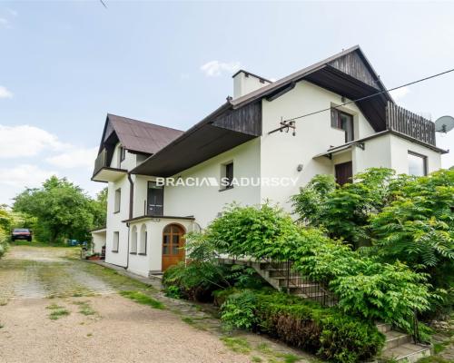 Dom z atrakcyjną działką, Karniowice