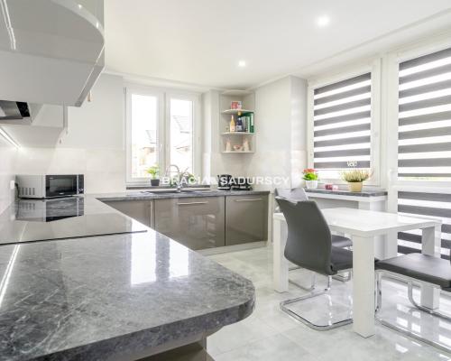 ATRAKCYJNY DOM W ZNAKOMITEJ LOKALIZACJI