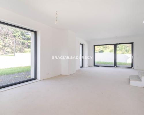 Koźmice Małe - Nowy dom z widokiem na łąki