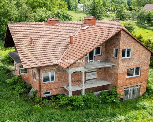 Dom wolnostojący na 7 arowej w Myślenicach